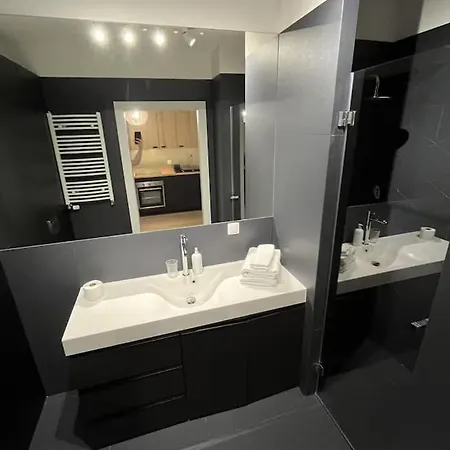 Before Making A Request, Read My Host Profile At Bottom Of Page # Central, Quiet, Modern Apartment With Great View * Poznań