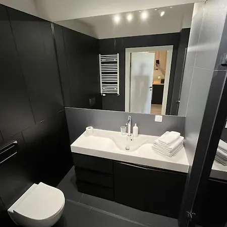 Before Making A Request, Read My Host Profile At Bottom Of Page # Central, Quiet, Modern Apartment With Great View Lägenhet Poznań